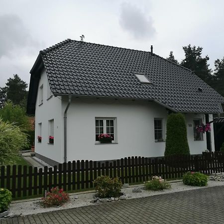 Gaestezimmer Im Bewohnten Efh Mit Pool Und Garten Ziltendorf Exteriör bild