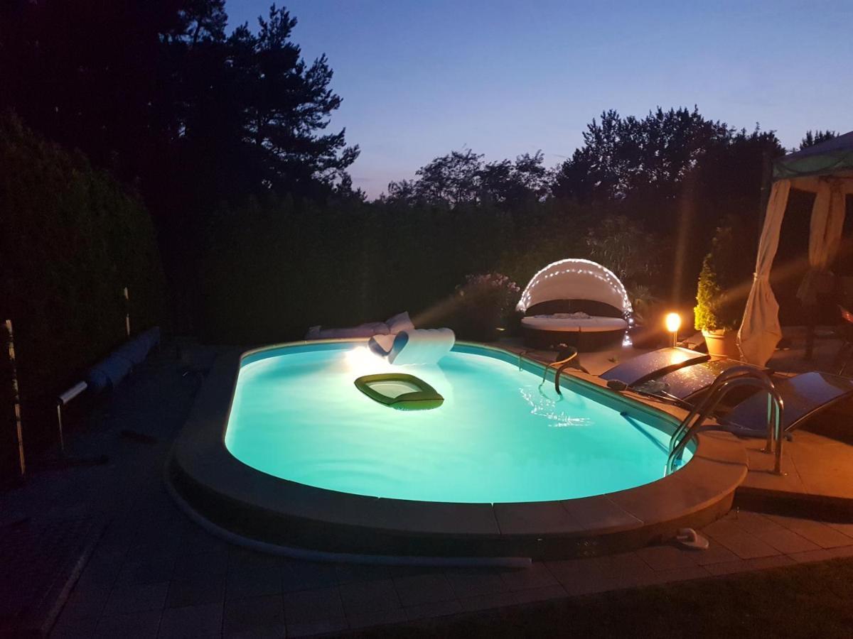 Gaestezimmer Im Bewohnten Efh Mit Pool Und Garten Ziltendorf Exteriör bild