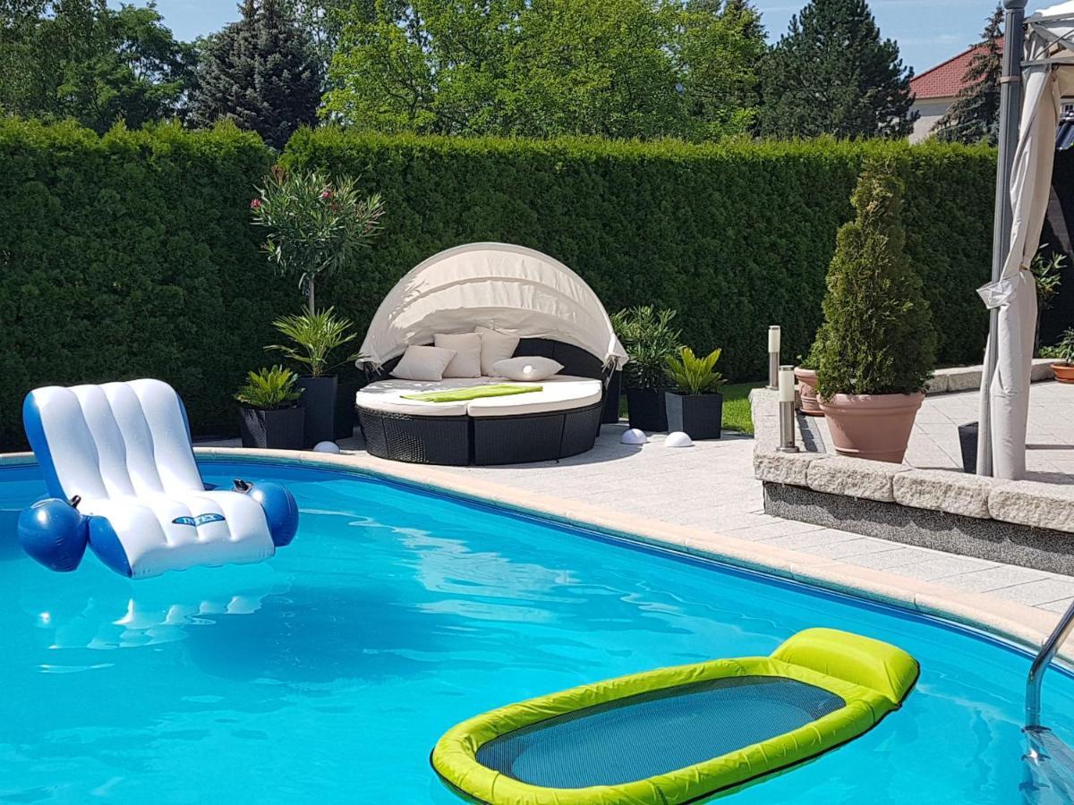 Gaestezimmer Im Bewohnten Efh Mit Pool Und Garten Ziltendorf Exteriör bild
