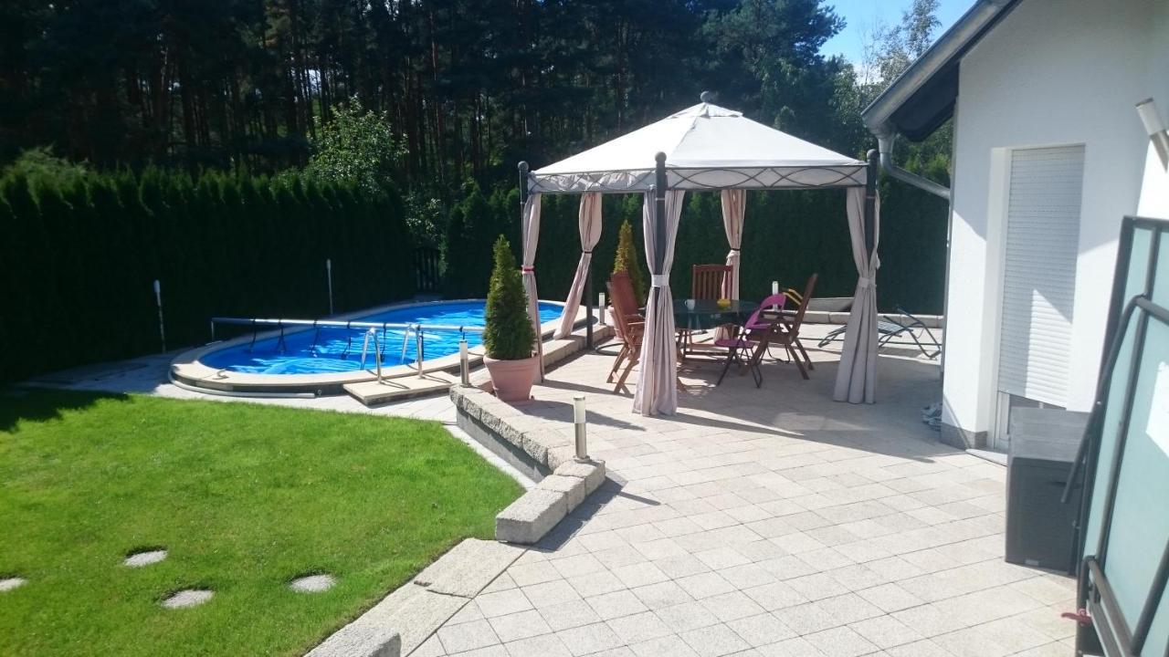 Gaestezimmer Im Bewohnten Efh Mit Pool Und Garten Ziltendorf Exteriör bild